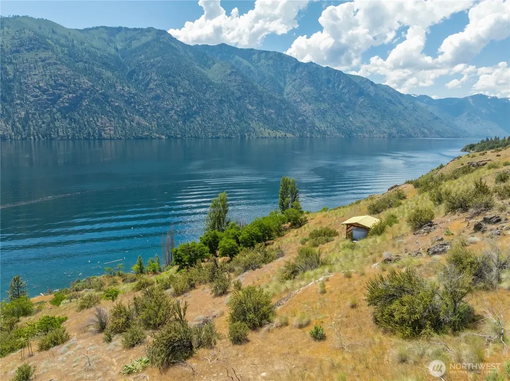20620 N Water Way Manson WA 98831