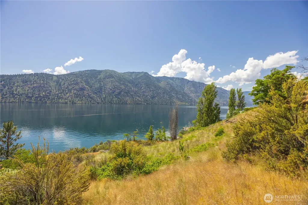 20620 N Water Way Manson WA 98831
