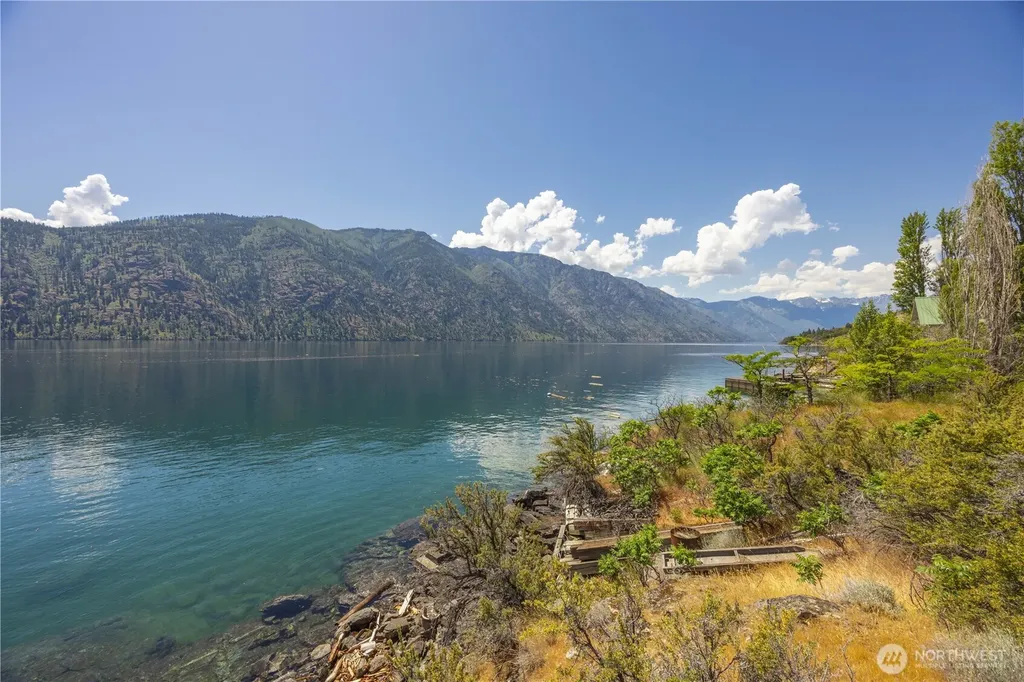 20620 N Water Way Manson WA 98831
