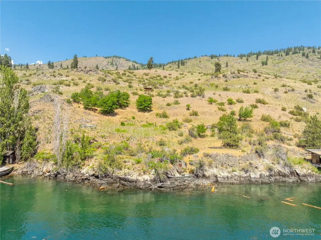 20620 N Water Way Manson WA 98831