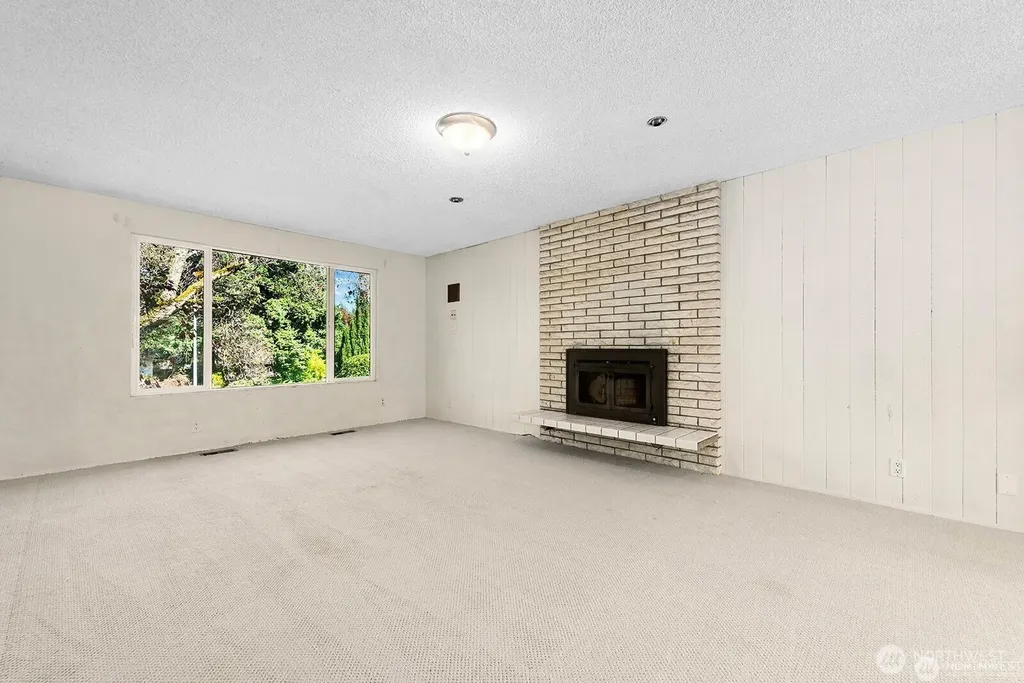 14221 SE 10th Place Bellevue WA 98007