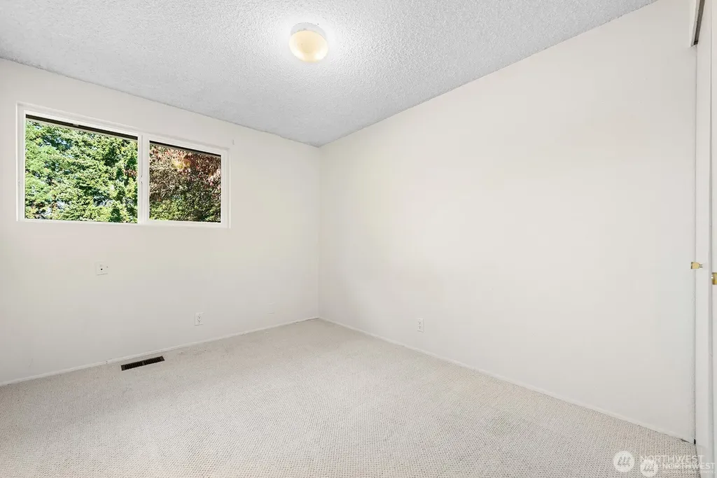 14221 SE 10th Place Bellevue WA 98007