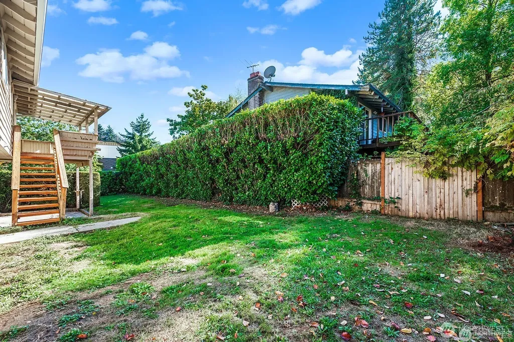 14221 SE 10th Place Bellevue WA 98007