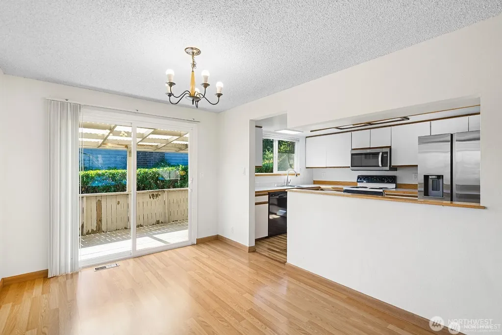 14221 SE 10th Place Bellevue WA 98007