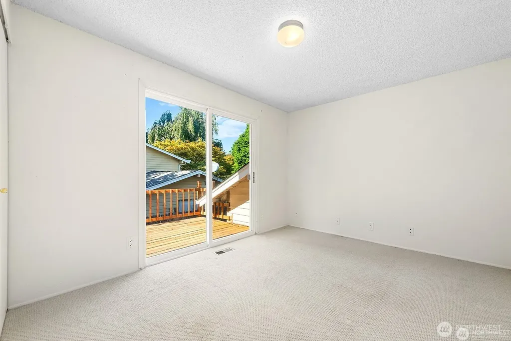 14221 SE 10th Place Bellevue WA 98007