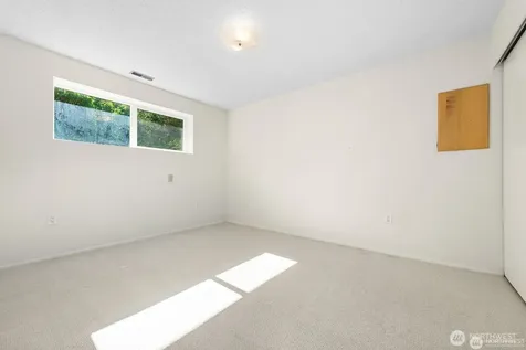 14221 SE 10th Place Bellevue WA 98007