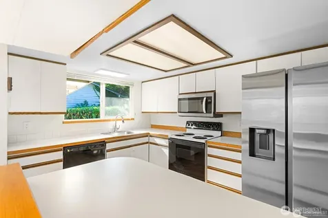 14221 SE 10th Place Bellevue WA 98007