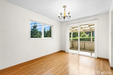 14221 SE 10th Place Bellevue WA 98007
