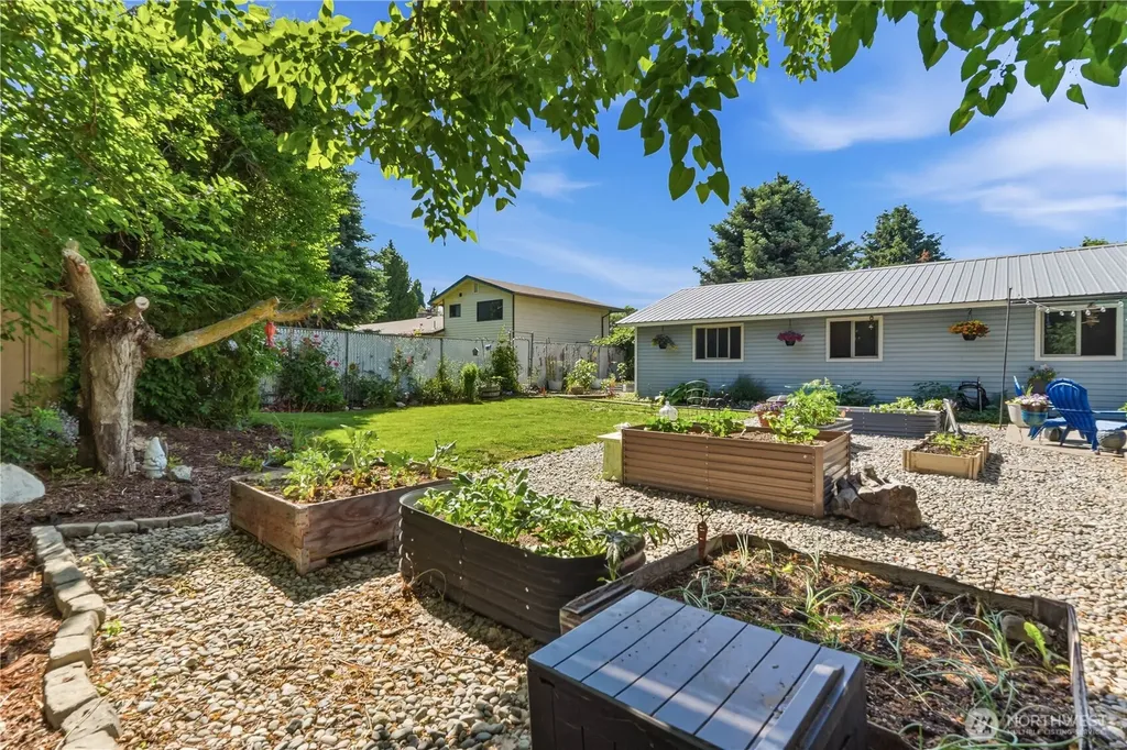 809 NE Ella Street East Wenatchee WA 98802