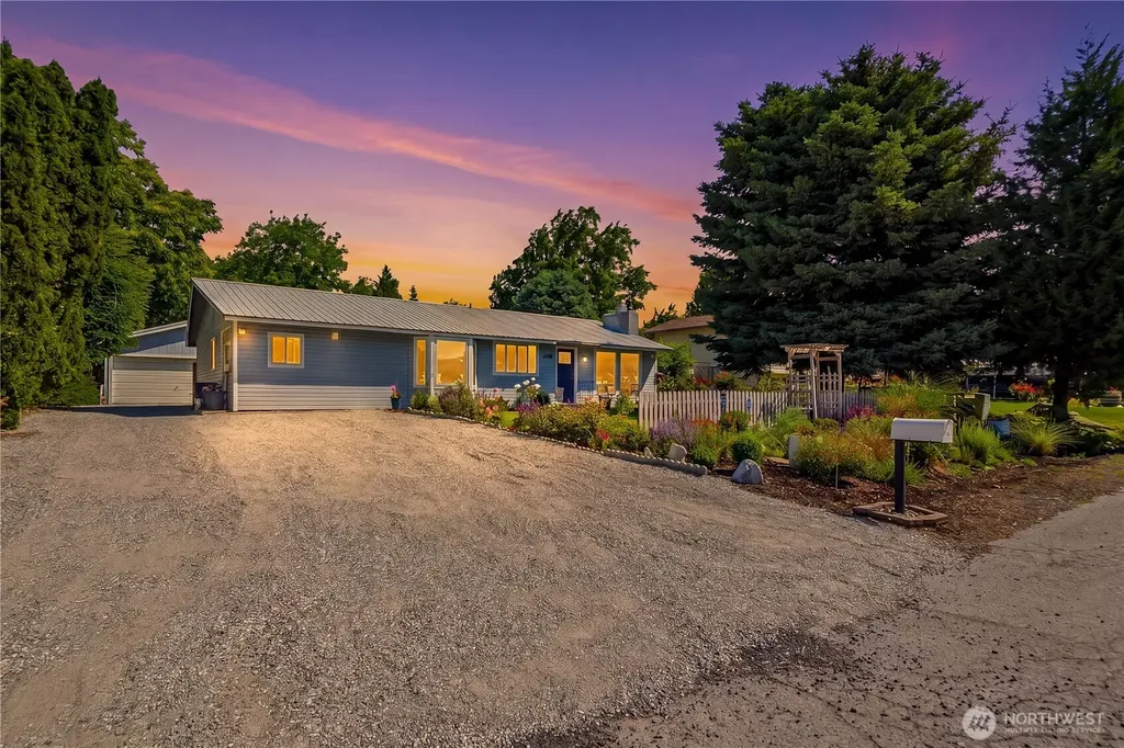 809 NE Ella Street East Wenatchee WA 98802