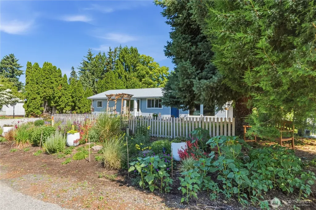 809 NE Ella Street East Wenatchee WA 98802