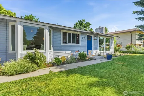 809 NE Ella Street East Wenatchee WA 98802