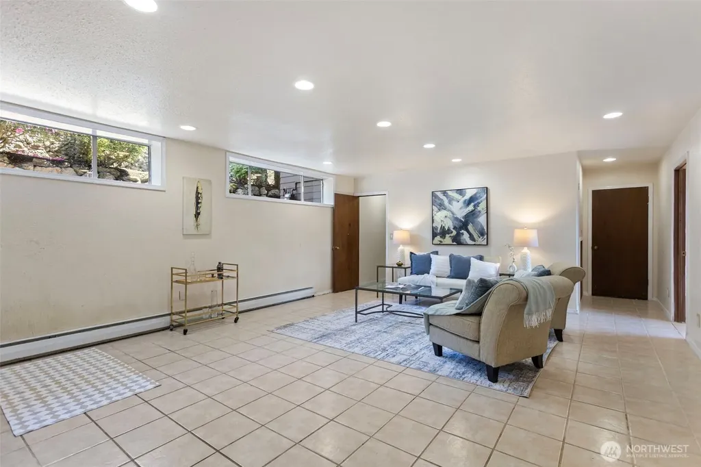 5210 S Kenyon Street Seattle WA 98118