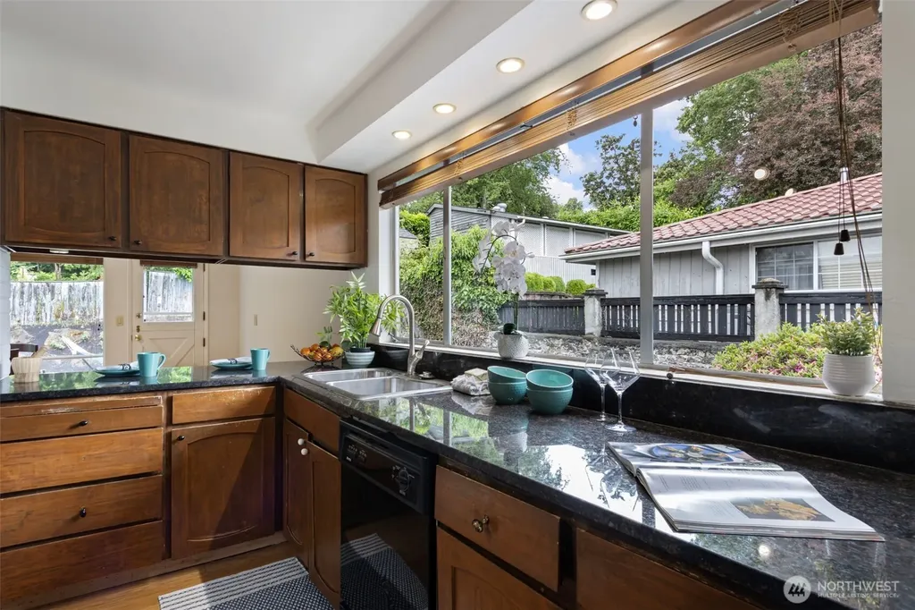 5210 S Kenyon Street Seattle WA 98118