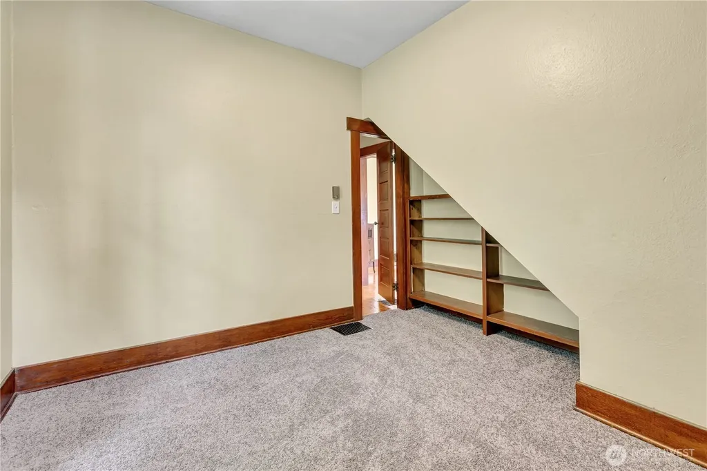 102 Perry Street NW Olympia WA 98502