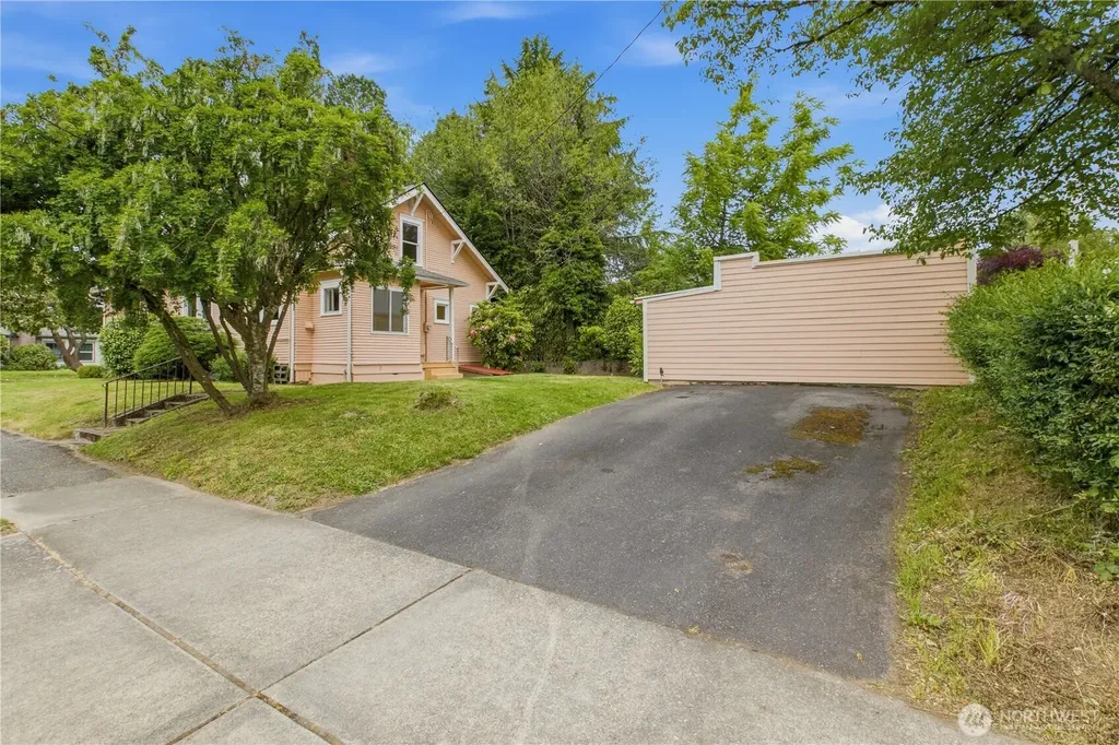 102 Perry Street NW Olympia WA 98502