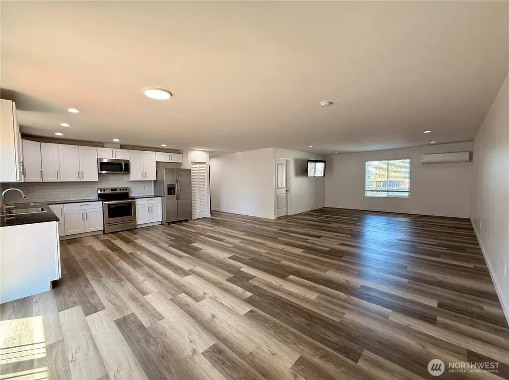117 N Wynoochee Drive SW Ocean Shores WA 98569