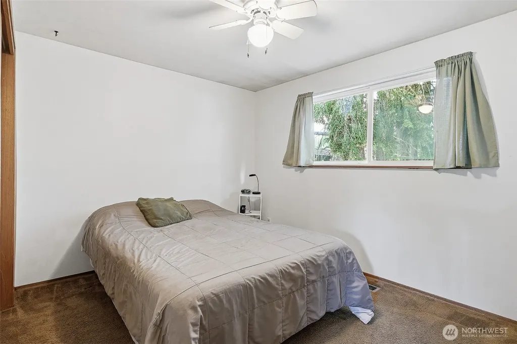 4510 237th Place SW Lake Forest Park WA 98043