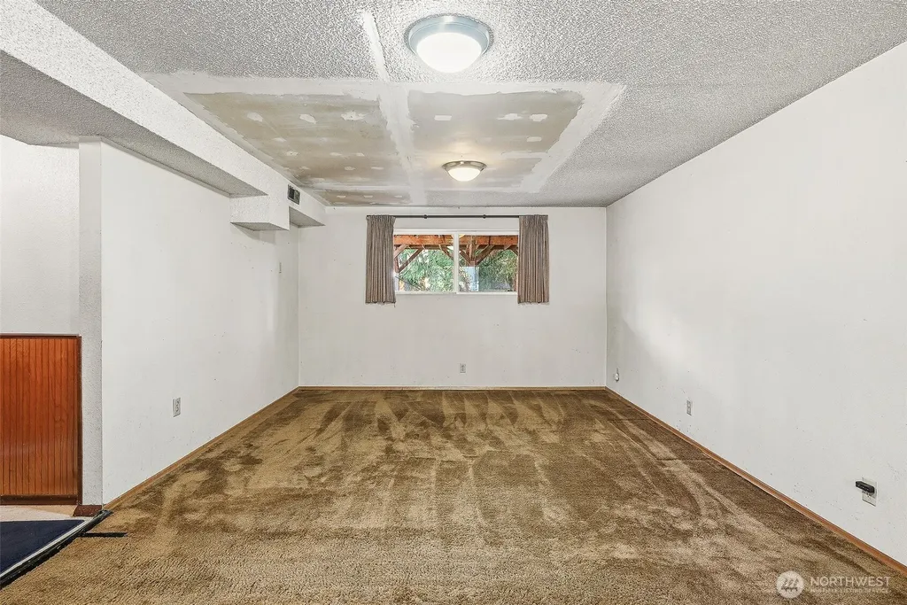 4510 237th Place SW Lake Forest Park WA 98043