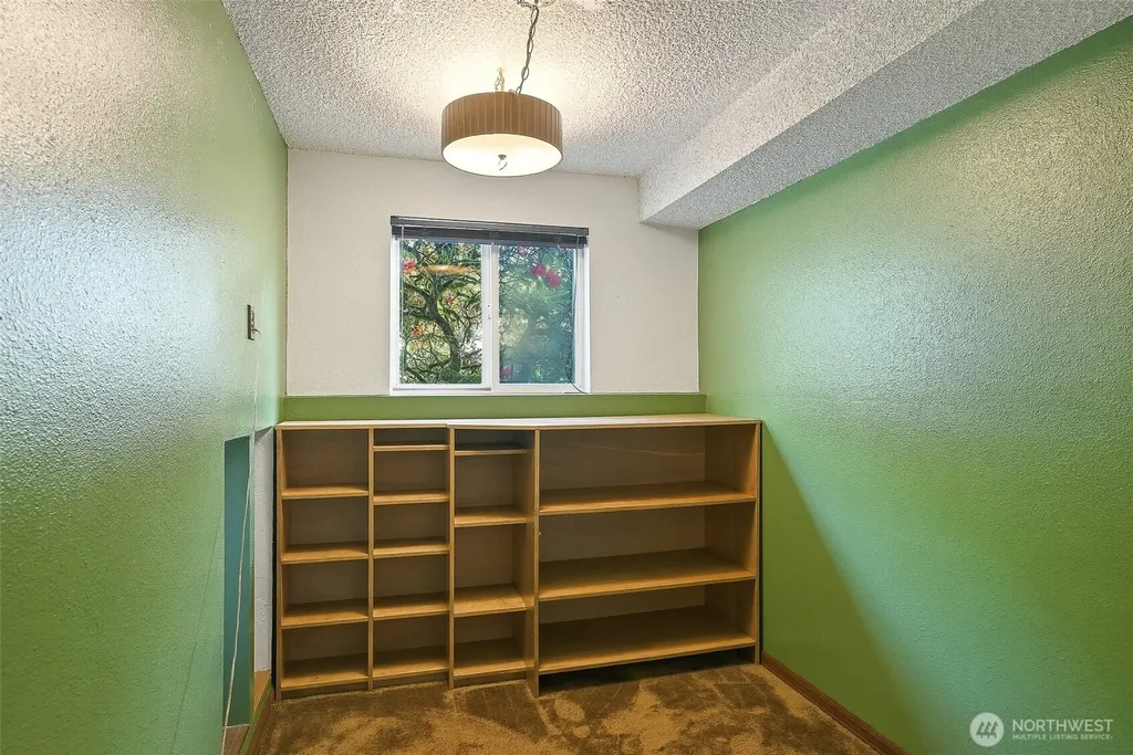 4510 237th Place SW Lake Forest Park WA 98043