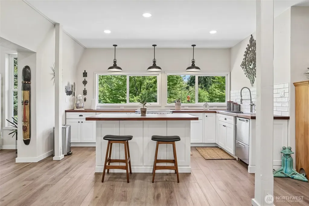 32011 SE 48th Street Fall City WA 98024
