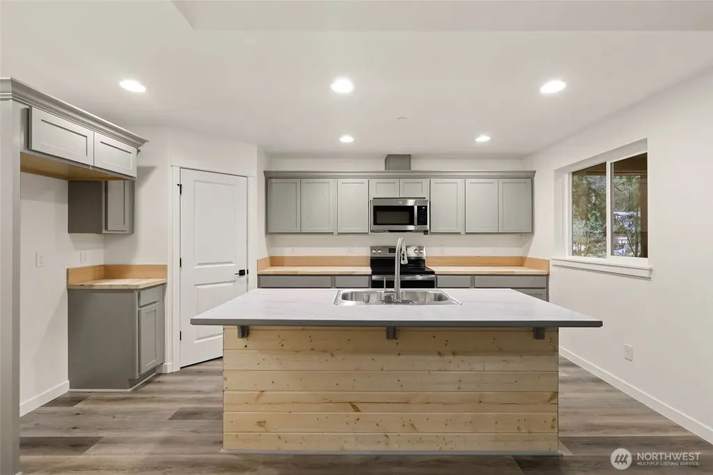 56114 343rd Avenue Ct E Ashford WA 98304