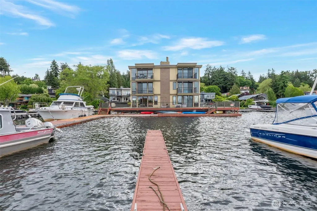 4561 Lake Washington Boulevard NE Kirkland WA 98033