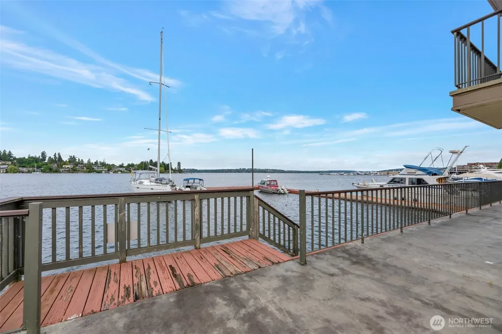 4561 Lake Washington Boulevard NE Kirkland WA 98033