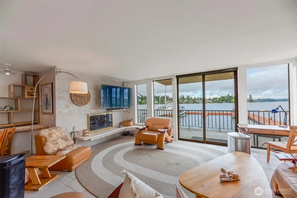4561 Lake Washington Boulevard NE Kirkland WA 98033