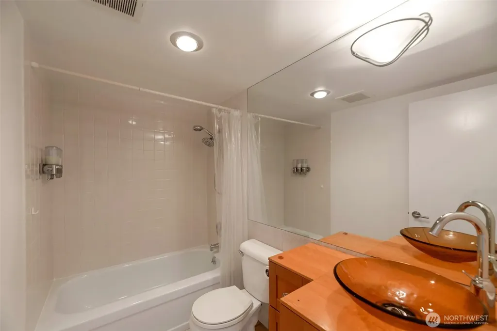 4561 Lake Washington Boulevard NE Kirkland WA 98033
