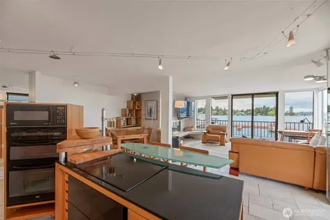 4561 Lake Washington Boulevard NE Kirkland WA 98033