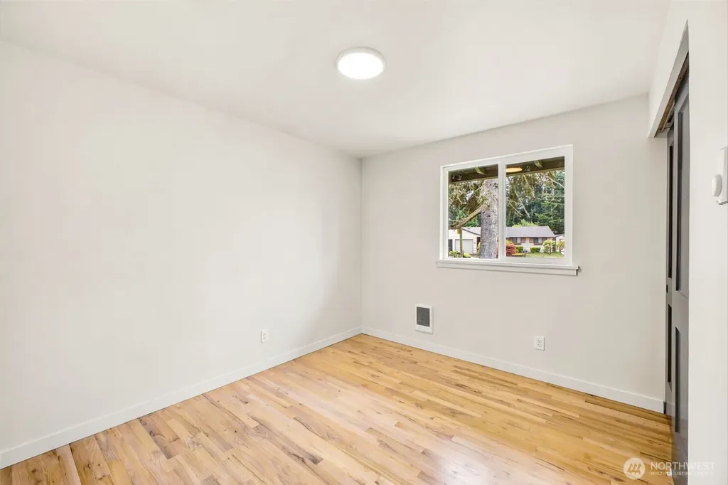 30032 5th Avenue SW Federal Way WA 98023