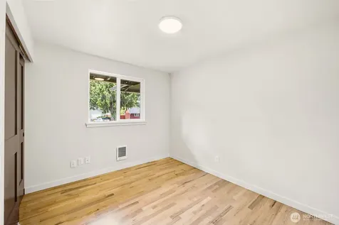 30032 5th Avenue SW Federal Way WA 98023