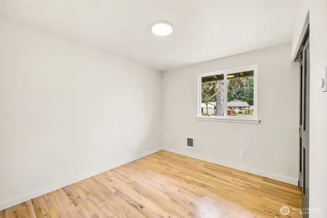 30032 5th Avenue SW Federal Way WA 98023