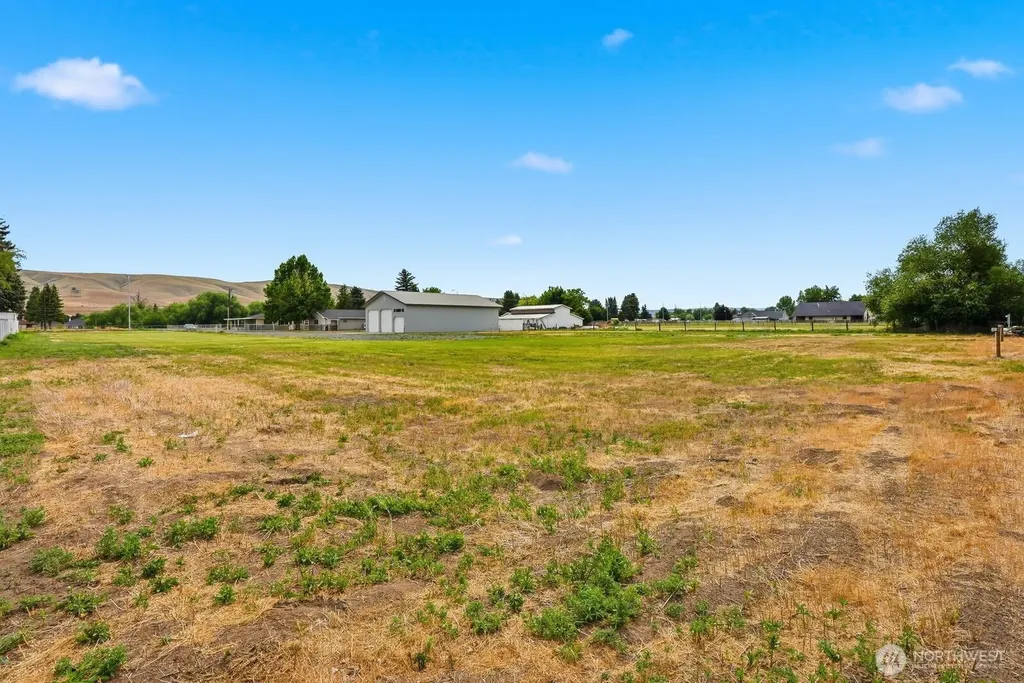 4101 Ahtanum Yakima WA 98903