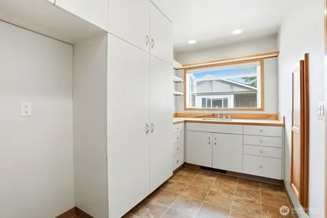 4101 Ahtanum Yakima WA 98903
