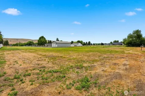 4101 Ahtanum Yakima WA 98903