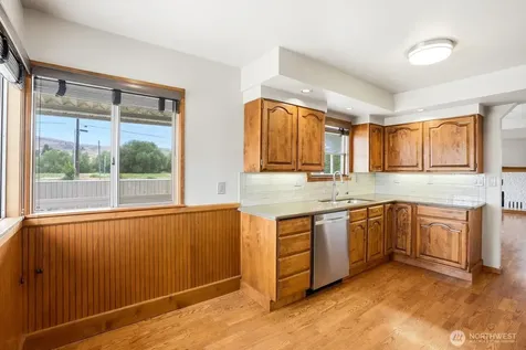 4101 Ahtanum Yakima WA 98903