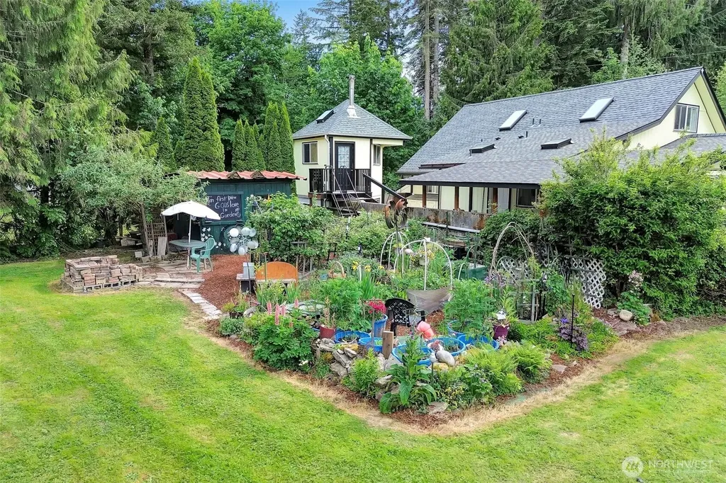 14902 Turner Road SE Rainier WA 98576