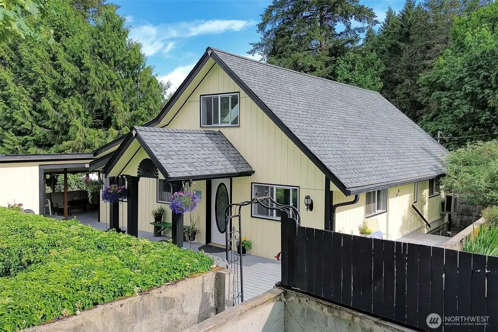 14902 Turner Road SE Rainier WA 98576