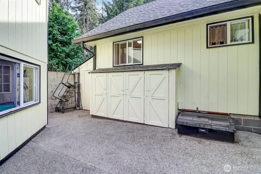 14902 Turner Road SE Rainier WA 98576