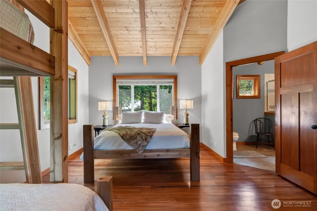 8574 Mount Baker Highway Deming WA 98244