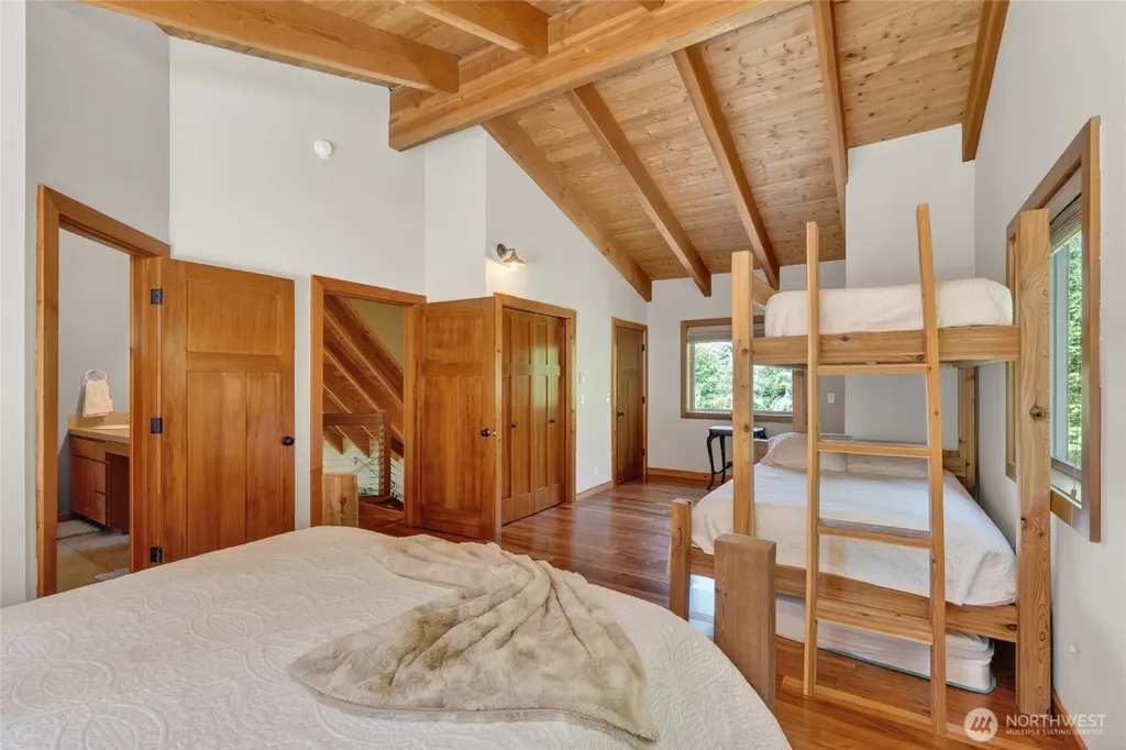 8574 Mount Baker Highway Deming WA 98244