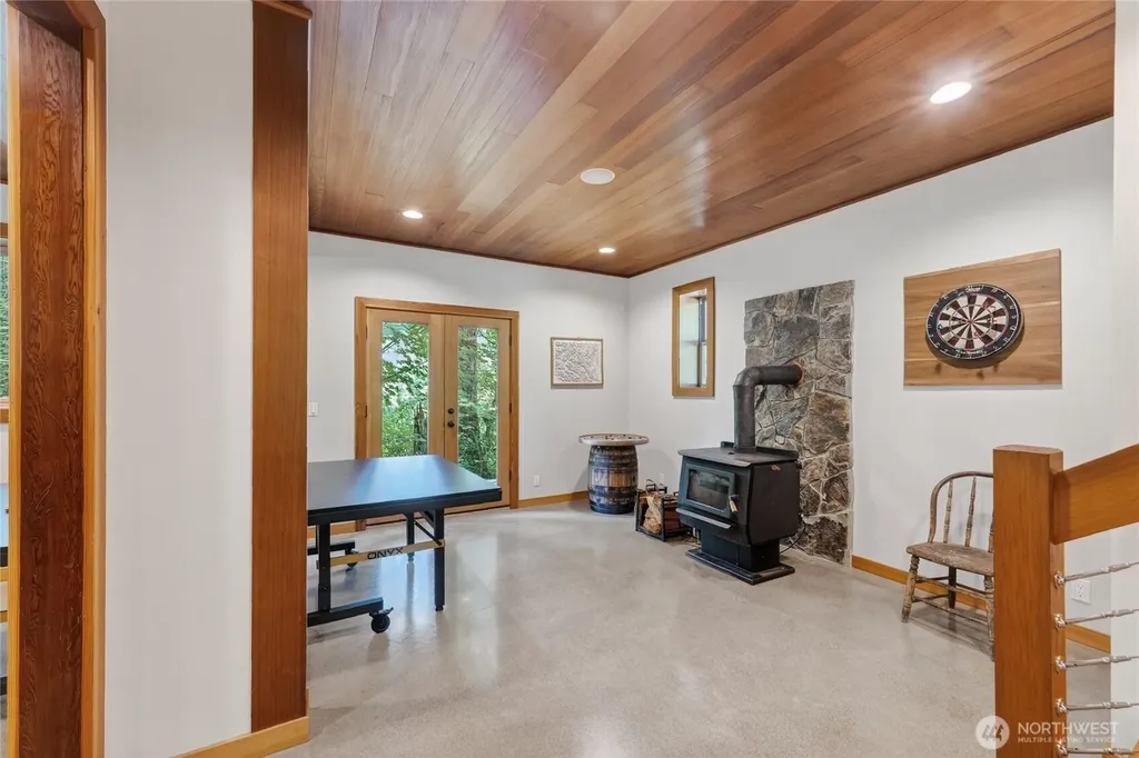 8574 Mount Baker Highway Deming WA 98244