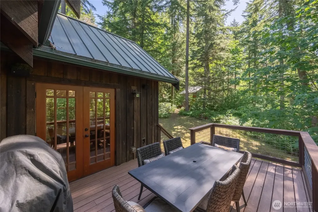 8574 Mount Baker Highway Deming WA 98244