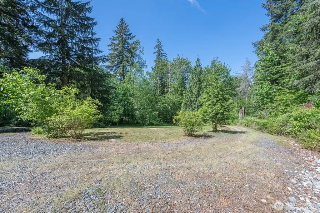 8574 Mount Baker Highway Deming WA 98244
