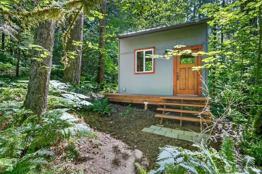 8574 Mount Baker Highway Deming WA 98244