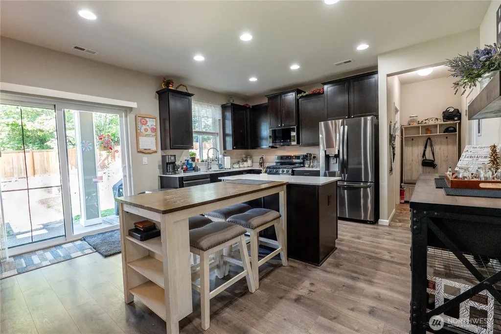 963 Bondgard Avenue E Enumclaw WA 98022