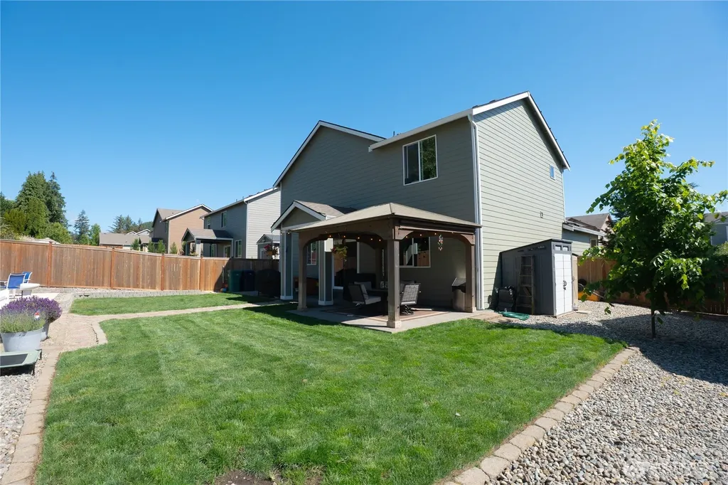 963 Bondgard Avenue E Enumclaw WA 98022