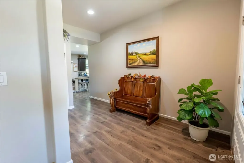 963 Bondgard Avenue E Enumclaw WA 98022